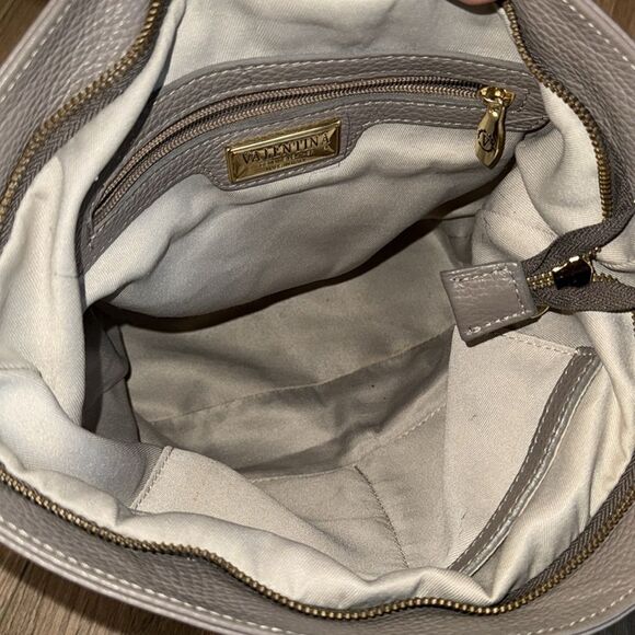 VALENTINA ITALIAN MADE PEBBLED LEATHER GRAY AND TAN BUCKET SHOULDER BAG EUC - Picture 11 of 16